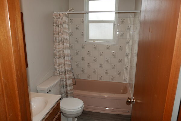 Calgary 1 bedroom Basement for rent. Property photo: 642996-3