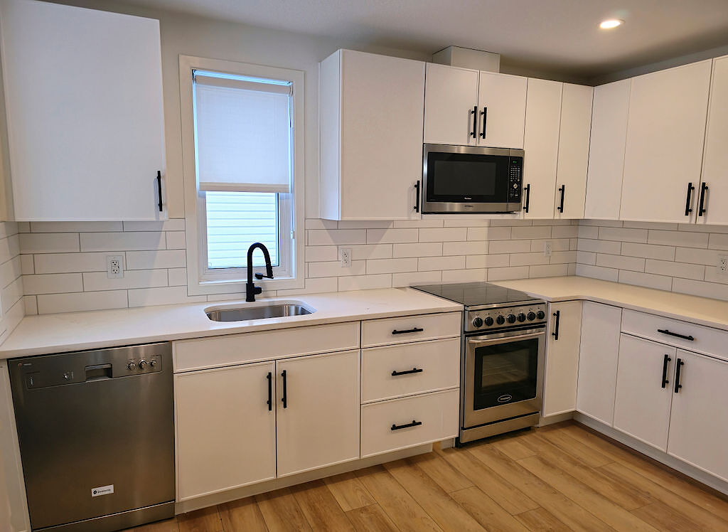 Edmonton 3 bedrooms Basement for rent. Property photo: 643038-1