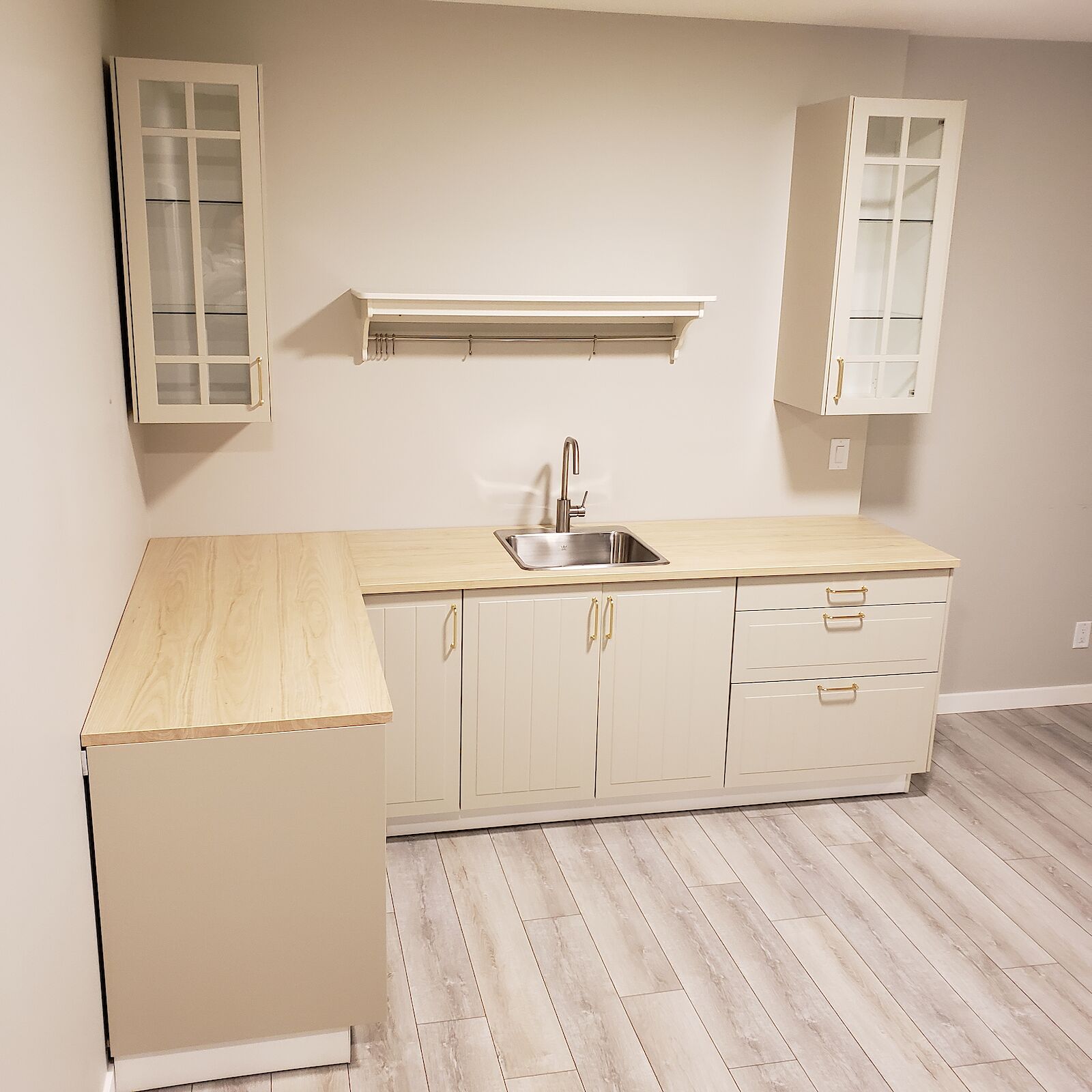 Airdrie 1 bedroom Basement for rent. Property photo: 643073-1