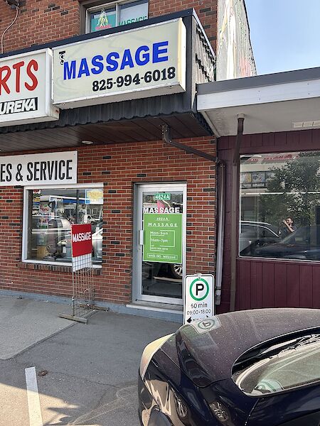 Calgary bedrooms Office Space for rent. Property photo: 643075-2