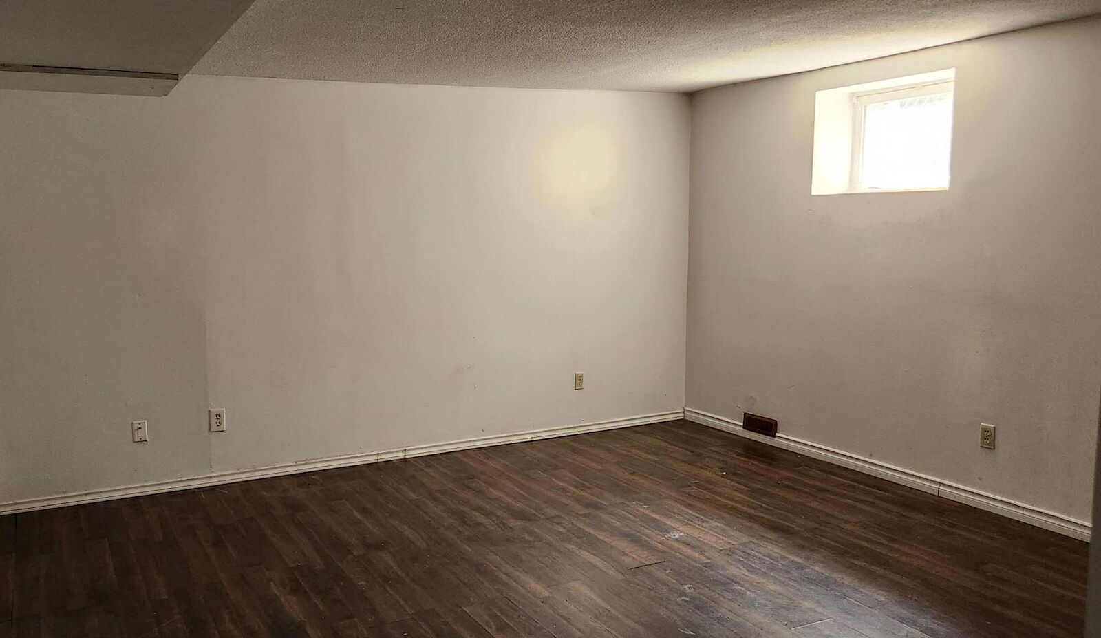 Edmonton 1 bedroom Basement for rent. Property photo: 643163-1