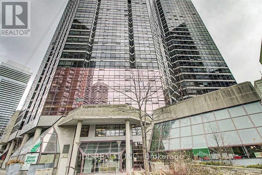 Toronto 2 bedrooms Apartment for rent. Property photo: 643173-1