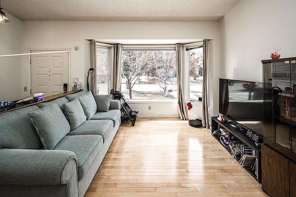 Calgary 3 bedrooms Main Floor for rent. Property photo: 643185-3