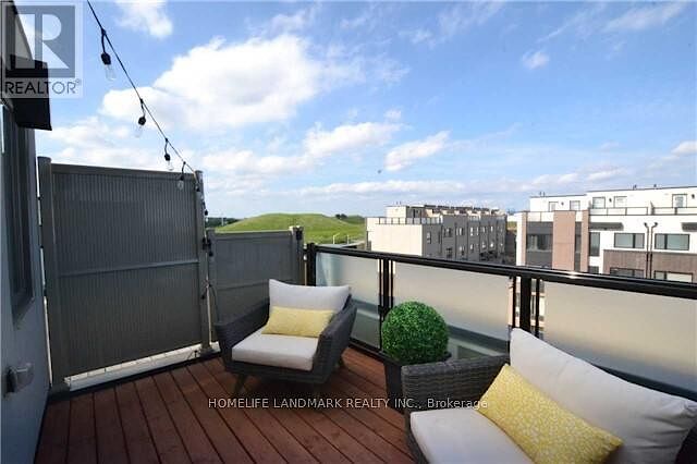 Toronto 3 bedrooms Townhouse for rent. Property photo: 643274-1
