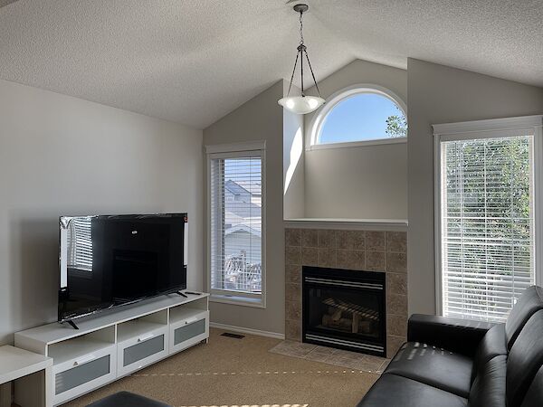 Calgary 1 bedroom Room For Rent for rent. Property photo: 643275-2