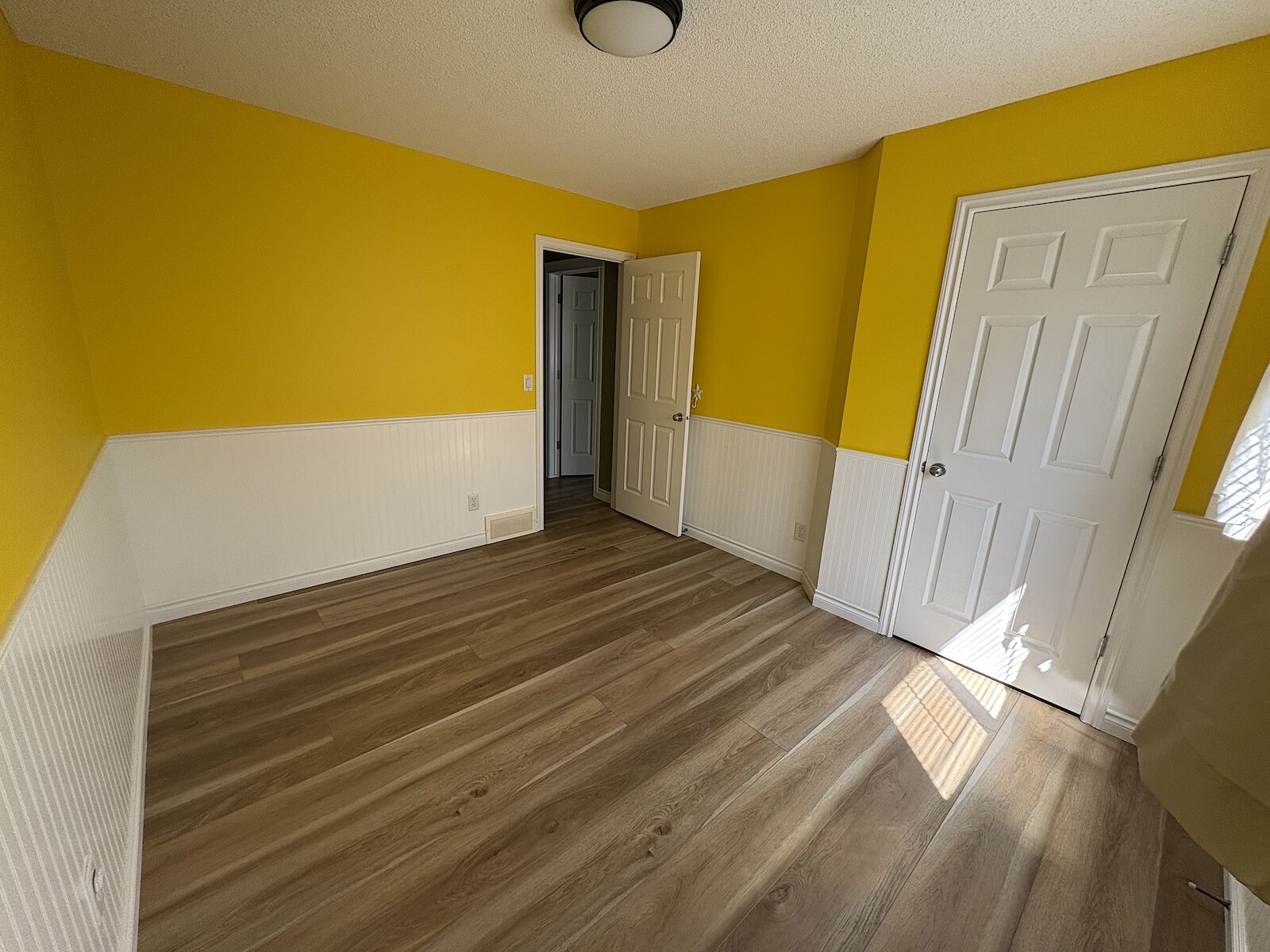 Calgary 1 bedroom Room For Rent for rent. Property photo: 643305-1