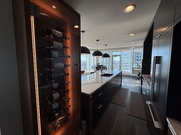 Calgary 2 bedrooms Condo Unit for rent. Property photo: 643422-3