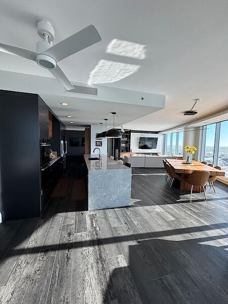 Calgary 2 bedrooms Condo Unit for rent. Property photo: 643422-2