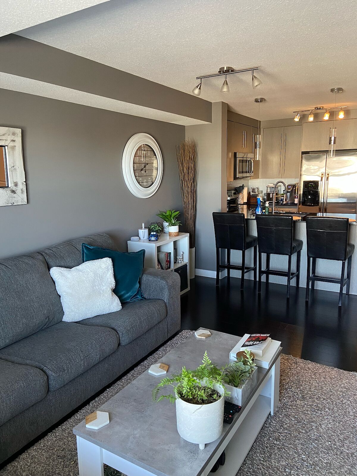 Calgary 2 bedrooms Apartment for rent. Property photo: 643430-1
