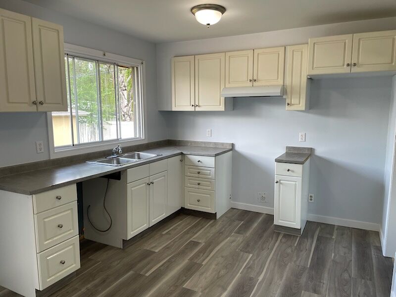 Kitchen Calgary 5 bedrooms House for rent. Property photo: 643464-1