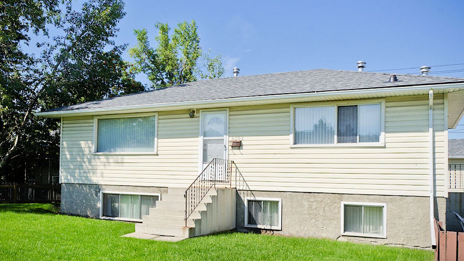 Calgary 3 bedrooms Apartment for rent. Property photo: 643494-1