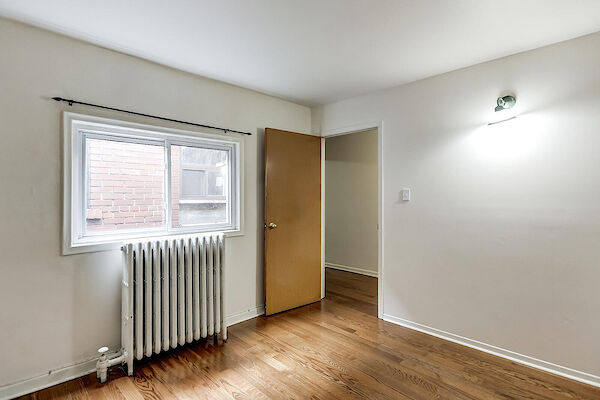 East York 2 bedrooms House for rent. Property photo: 643591-3