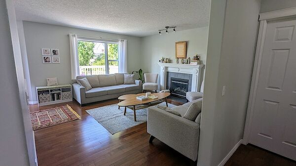Calgary 3 + Den bedrooms House for rent. Property photo: 643659-3