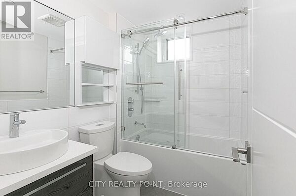 Toronto studio Apartment for rent. Property photo: 643688-2