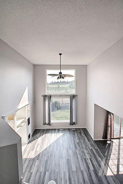 Calgary 3 + Den bedrooms House for rent. Property photo: 643707-3