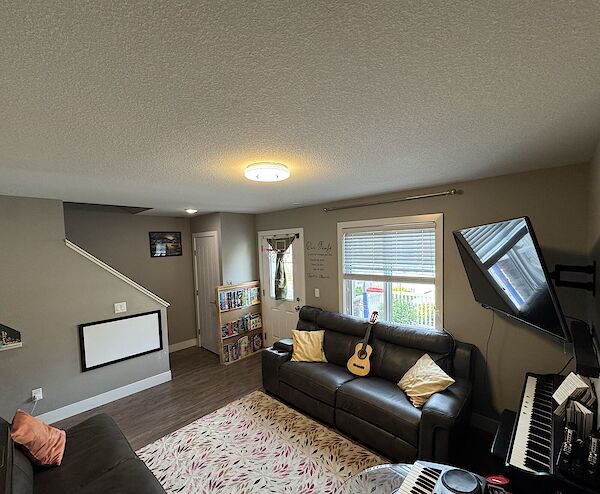 Edmonton 3 bedrooms Townhouse for rent. Property photo: 643709-2