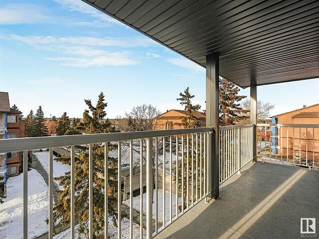 Edmonton 3 + Den bedrooms Condo Unit for rent. Property photo: 643793-1