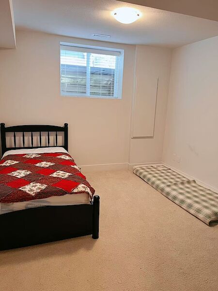 Surrey 2 bedrooms Basement for rent. Property photo: 643819-2
