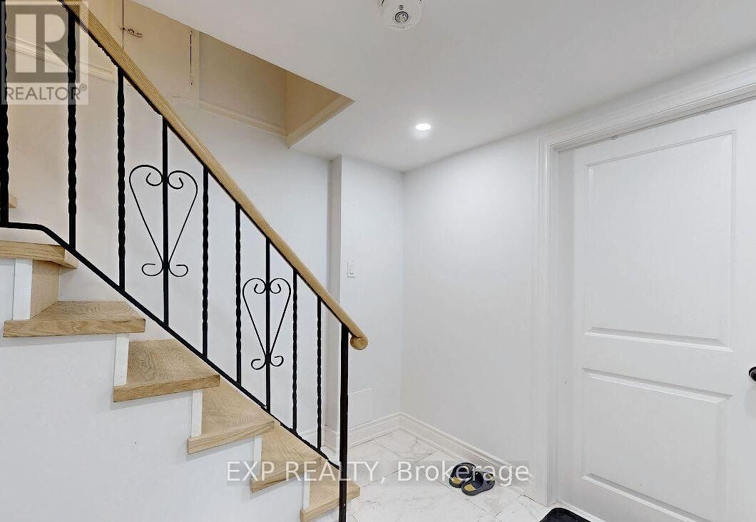 Toronto 2 bedrooms House for rent. Property photo: 643841-1