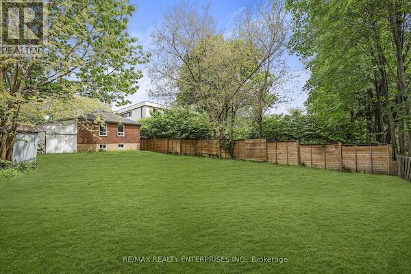 Toronto 5 bedrooms House for rent. Property photo: 643893-2