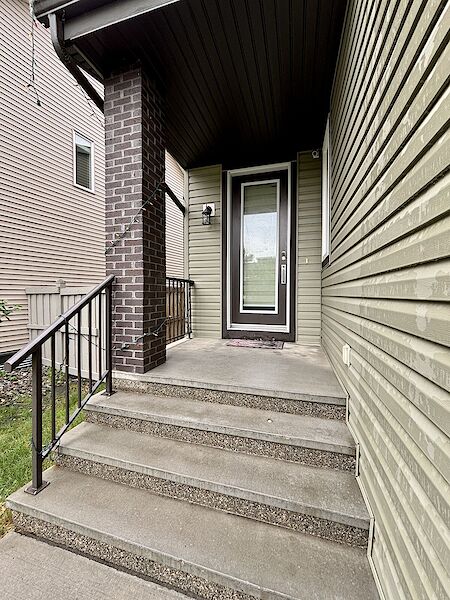 Edmonton 3 + Den bedrooms House for rent. Property photo: 643899-2