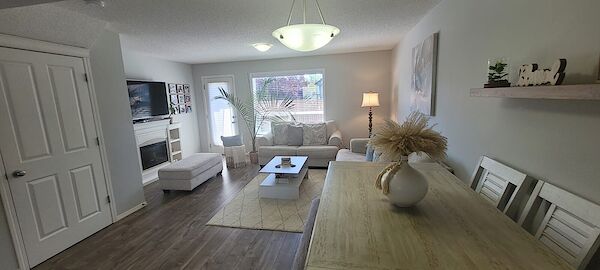 Airdrie 3 bedrooms Townhouse for rent. Property photo: 643904-3