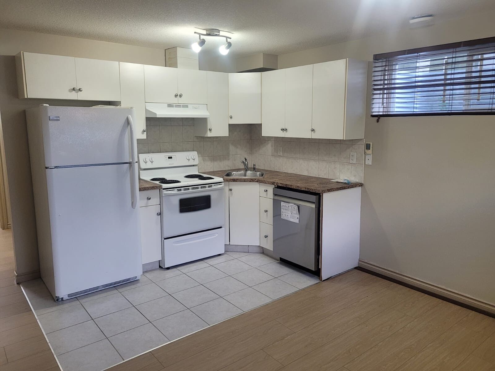 Edmonton 1 bedroom Basement for rent. Property photo: 644032-1