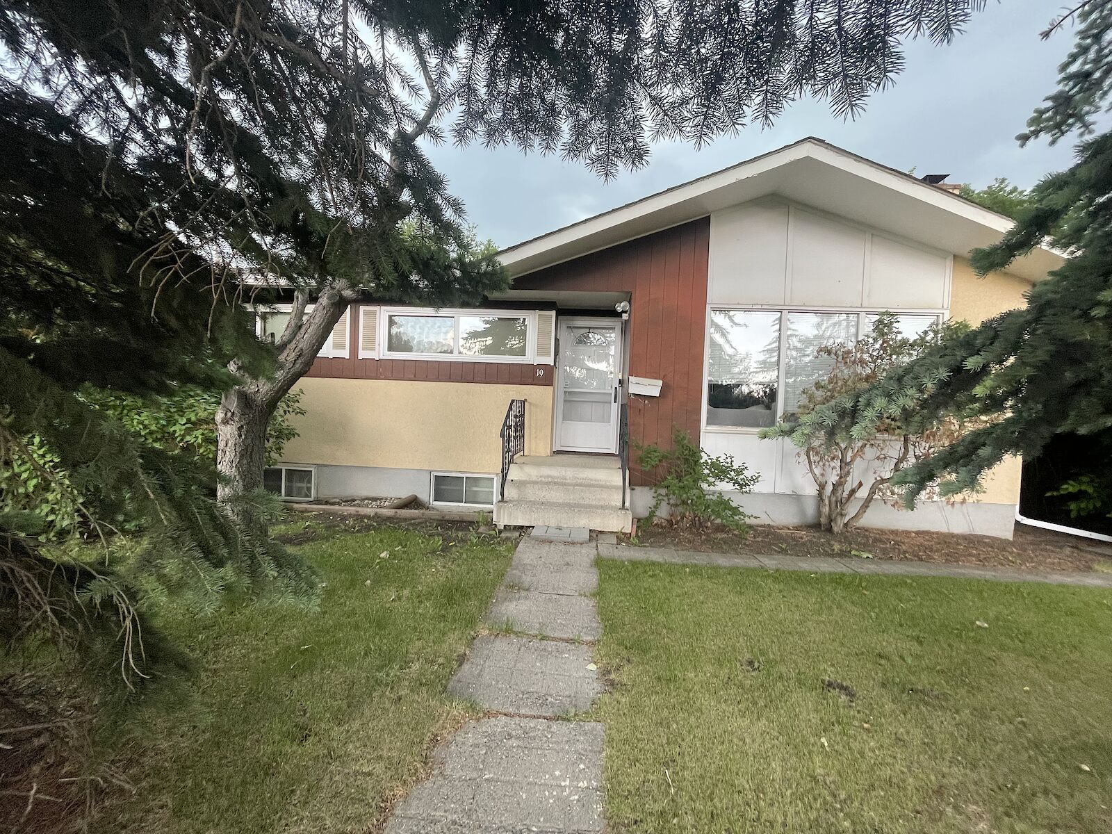 Calgary 2 bedrooms Basement for rent. Property photo: 644035-1