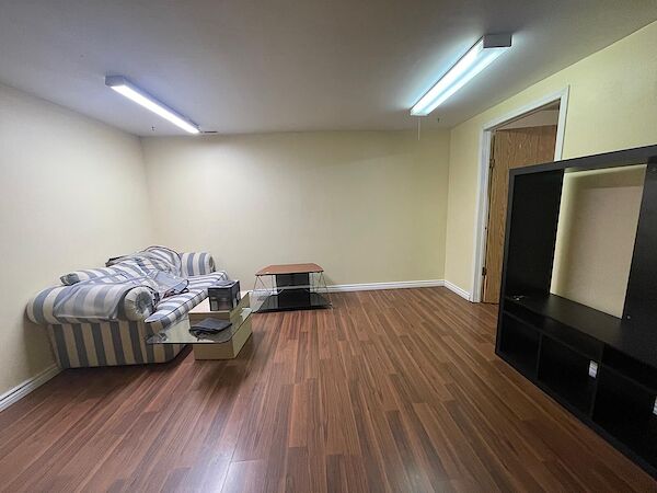 Calgary 2 bedrooms Basement for rent. Property photo: 644035-3