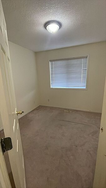 Calgary 3 bedrooms House for rent. Property photo: 644049-3