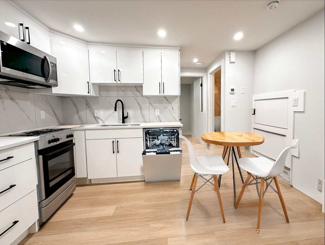 Edmonton 1 bedroom Basement for rent. Property photo: 644062-1