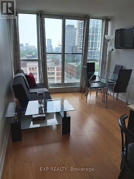 Toronto 1 bedroom Apartment for rent. Property photo: 644072-3