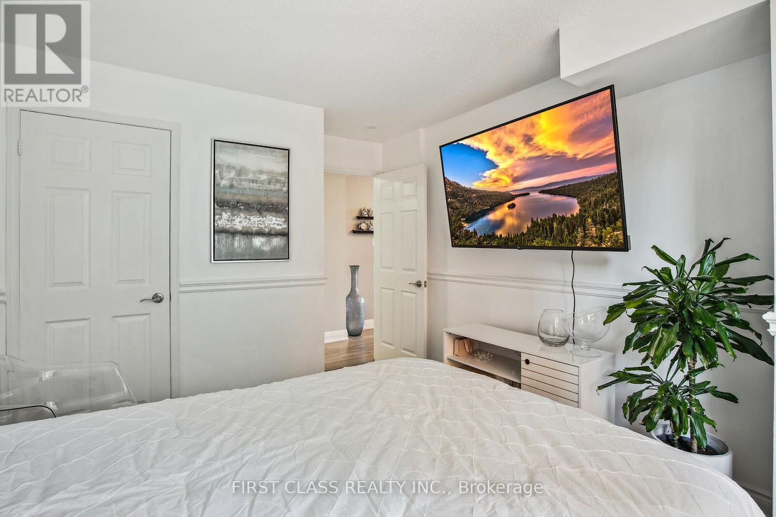 Toronto 2 bedrooms Apartment for rent. Property photo: 644087-1