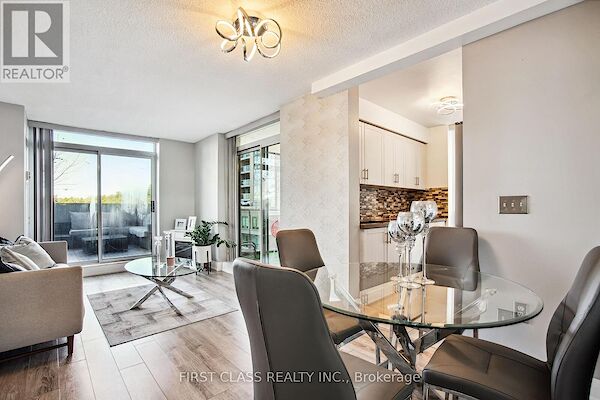 Toronto 2 bedrooms Apartment for rent. Property photo: 644087-2
