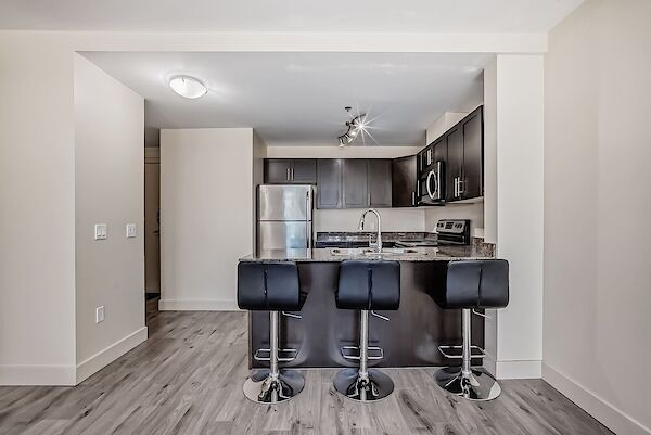Calgary 1 bedroom Condo Unit for rent. Property photo: 644137-2