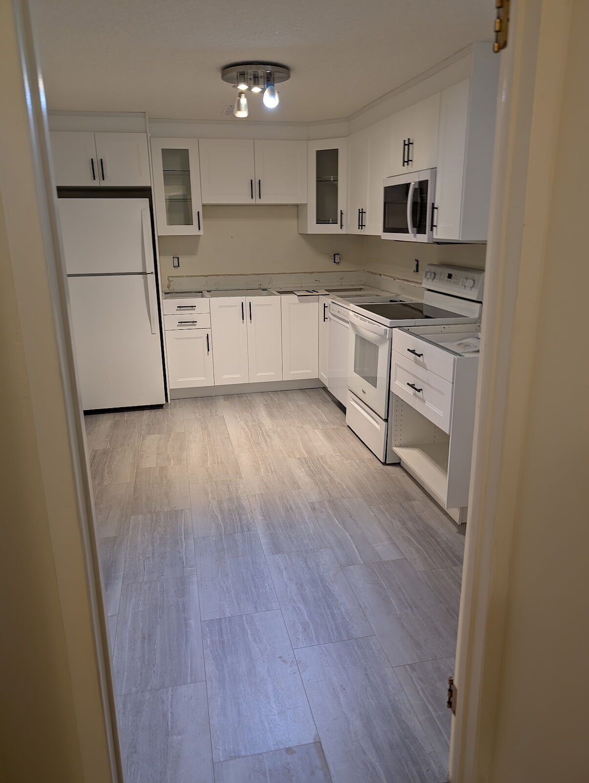 Calgary 1 bedroom Basement for rent. Property photo: 644167-1