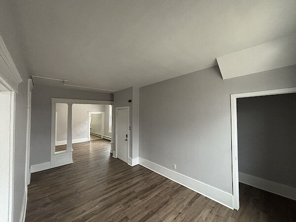 Sarnia 2 bedrooms Apartment for rent. Property photo: 644231-2