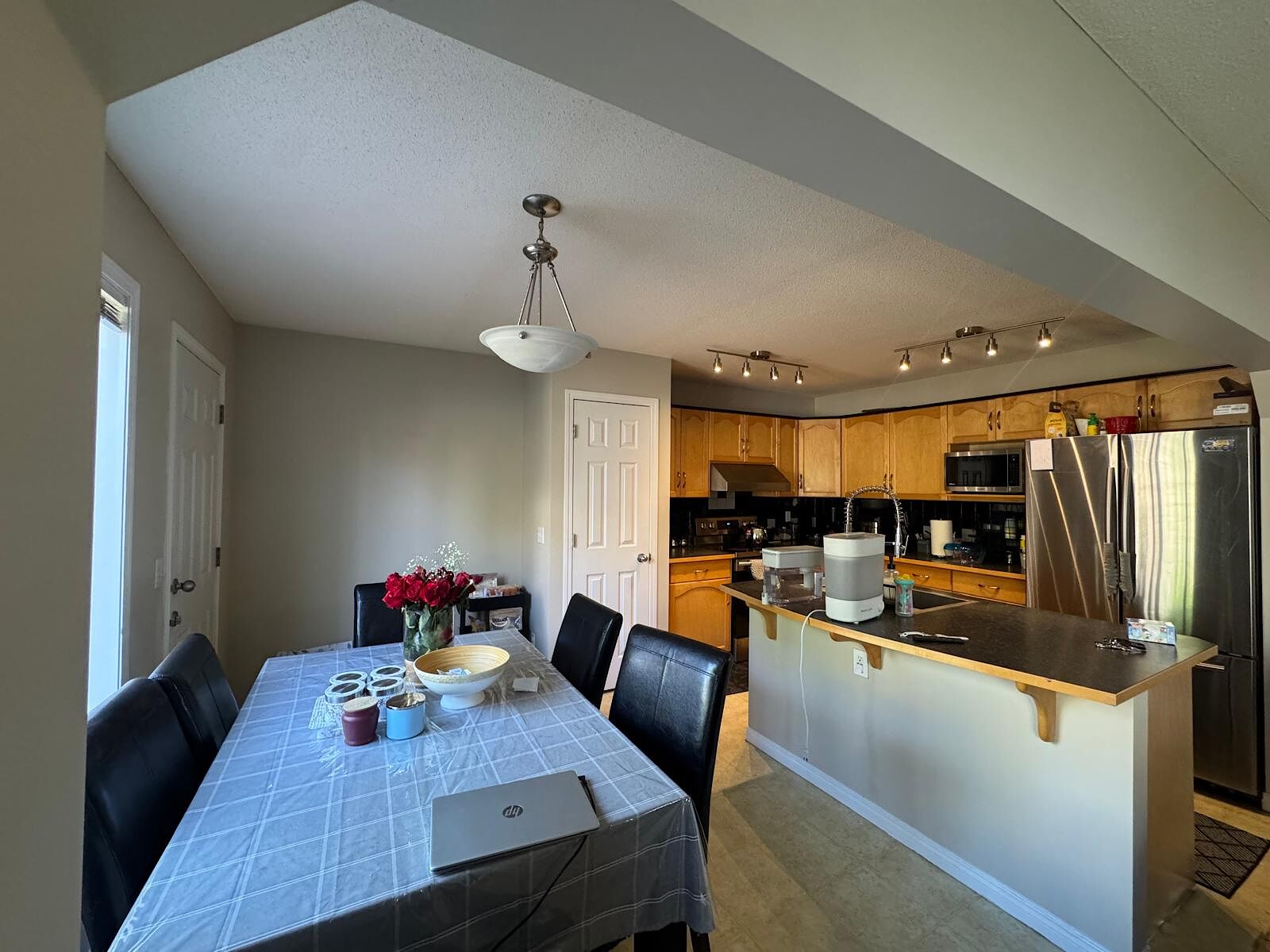 Calgary 3 bedrooms Main Floor for rent. Property photo: 644281-1