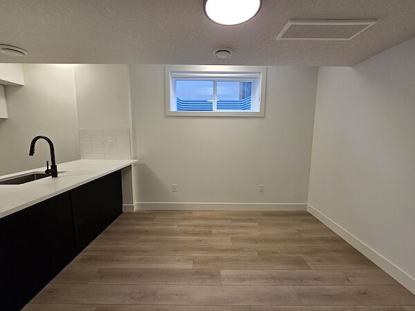 Edmonton 2 bedrooms Basement for rent. Property photo: 644308-3