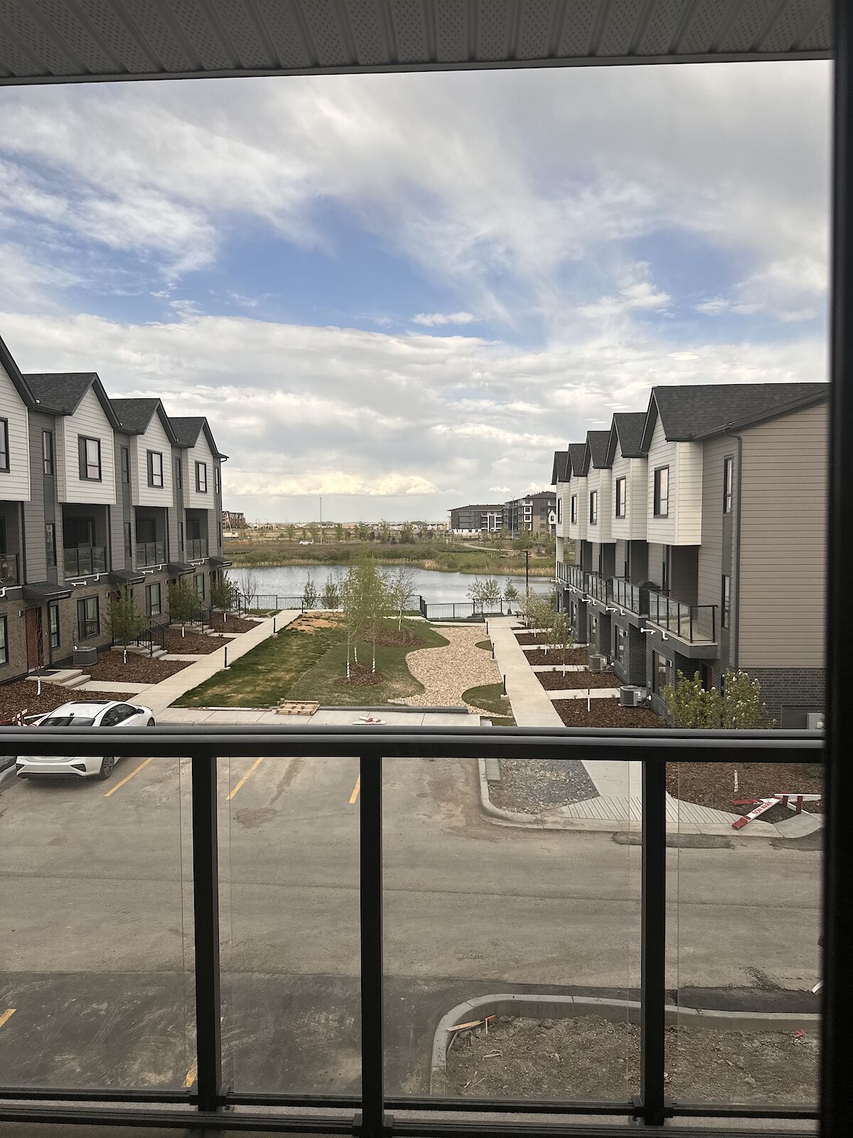 Calgary 2 bedrooms Condo Unit for rent. Property photo: 644342-1