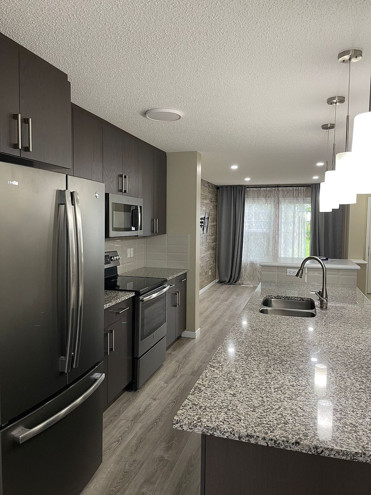 Edmonton 4 bedrooms Duplex for rent. Property photo: 644386-1