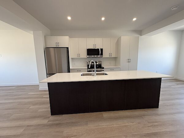 Blackfalds 3 bedrooms Townhouse for rent. Property photo: 644483-3