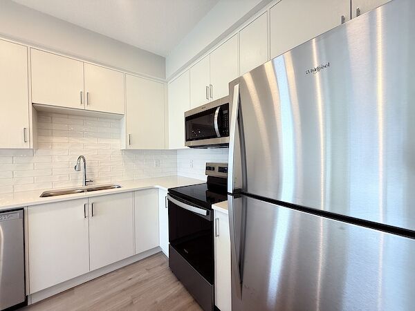 Calgary 2 bedrooms Condo Unit for rent. Property photo: 644512-2