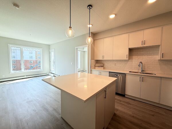 Calgary 2 bedrooms Condo Unit for rent. Property photo: 644512-3