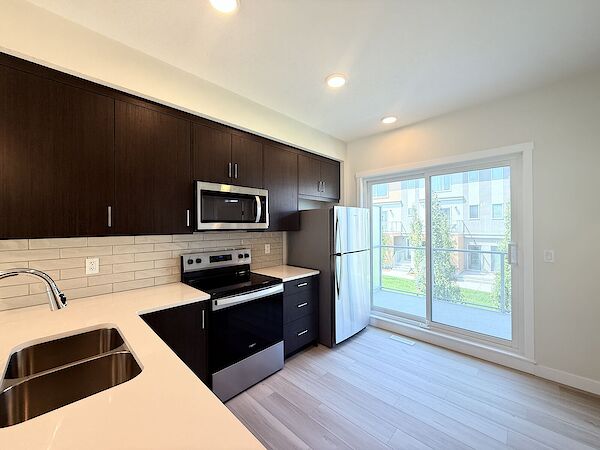 Calgary 2 bedrooms Townhouse for rent. Property photo: 644514-2