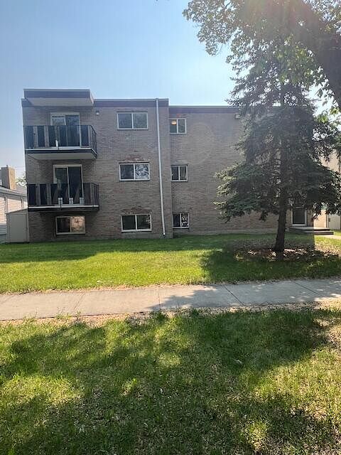 Edmonton studio Condo Unit for rent. Property photo: 644575-1