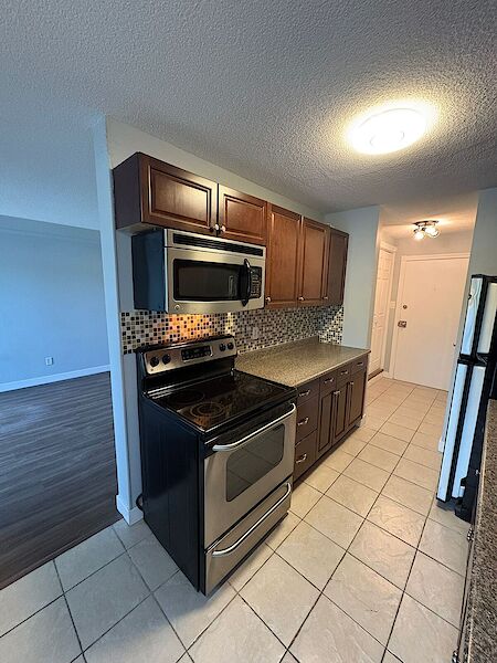 Edmonton 2 bedrooms Condo Unit for rent. Property photo: 644587-3