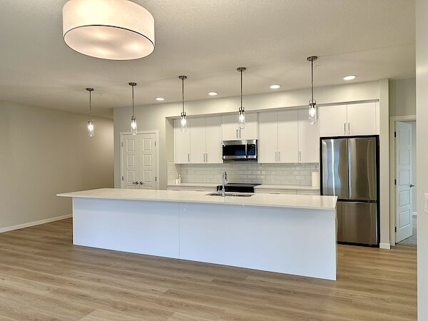 Calgary 2 bedrooms Condo Unit for rent. Property photo: 644598-2