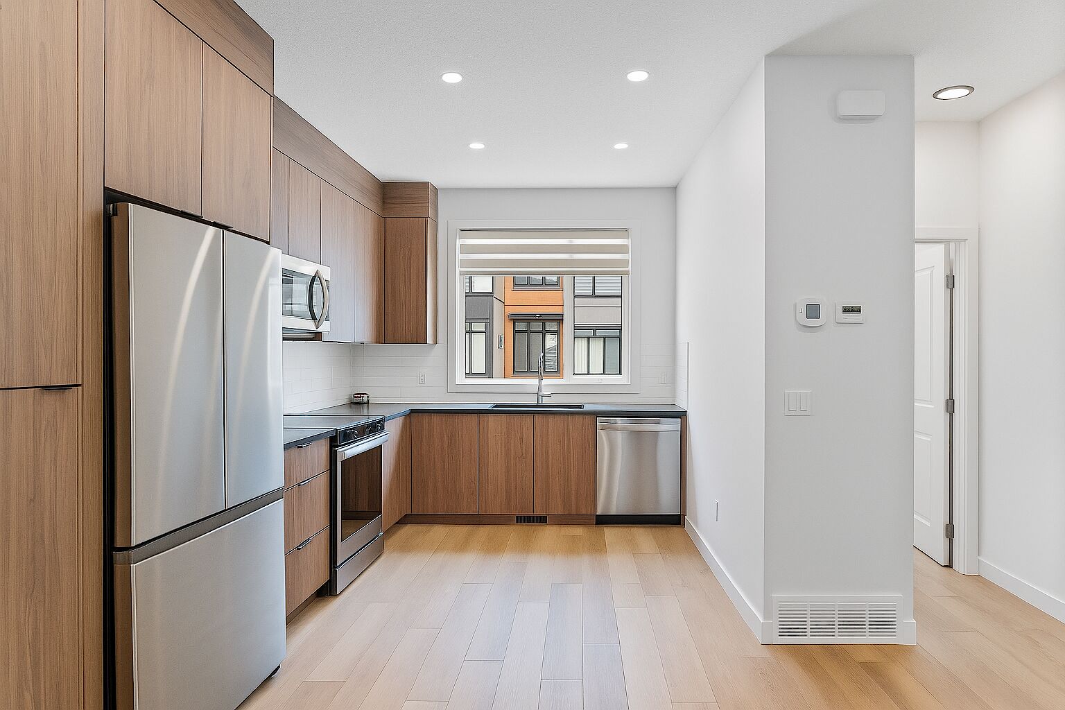 Calgary 2 bedrooms Townhouse for rent. Property photo: 644689-1