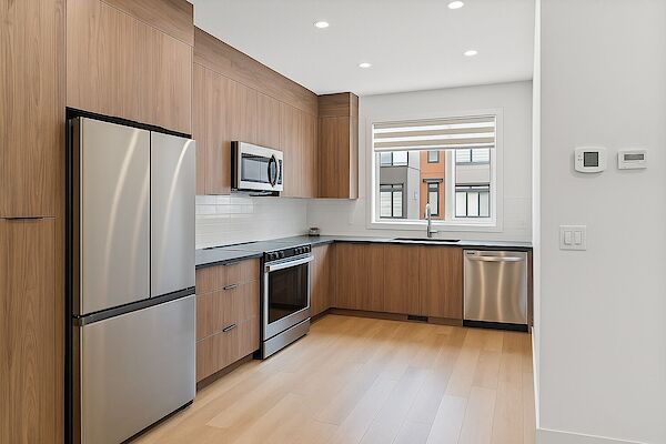 Calgary 2 bedrooms Townhouse for rent. Property photo: 644689-2